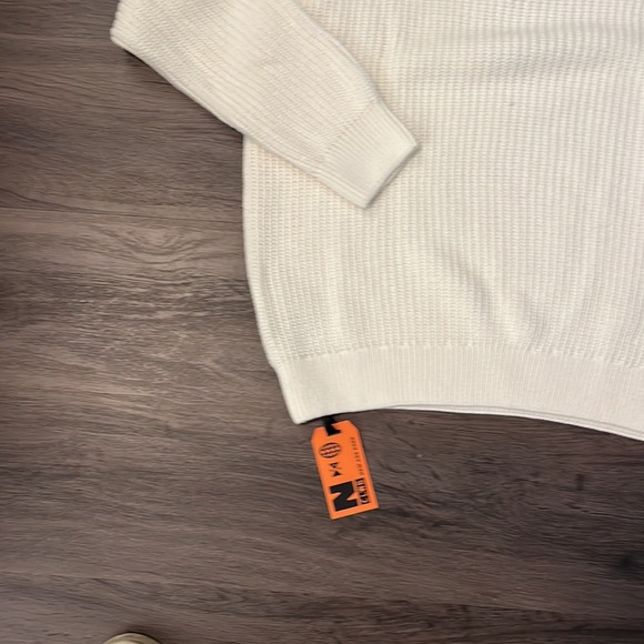 Zara White Turtleneck - Picture 2 of 11